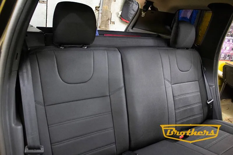 Фото чехлов на Дастер