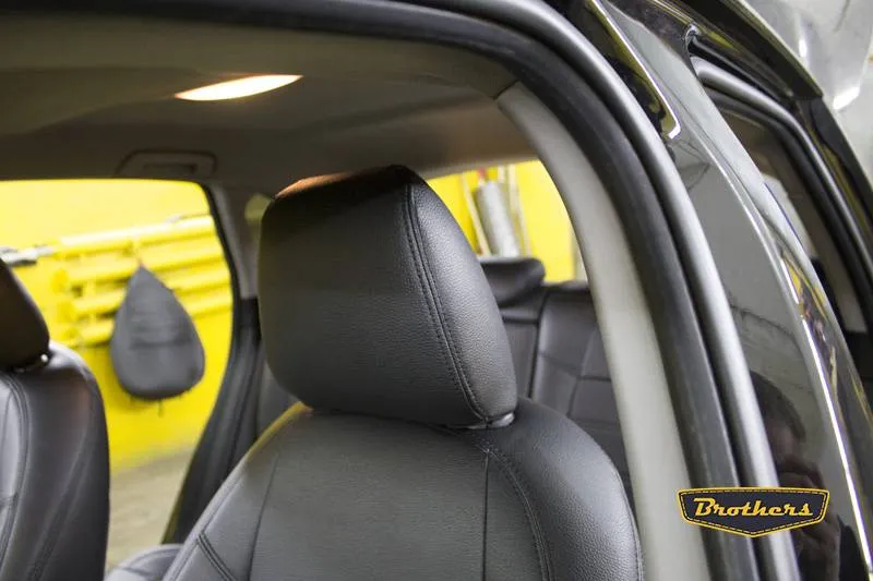 Установка чехлов BMW 2 серии Premium, строчка стандарт, серая