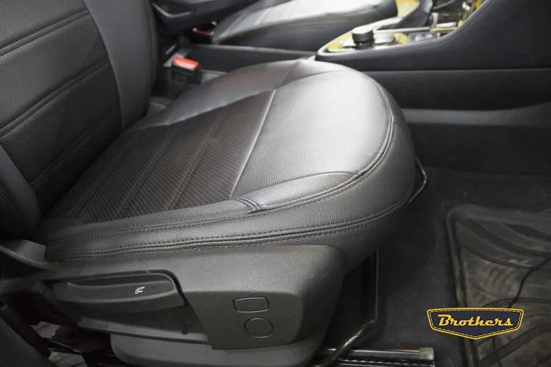 Установка чехлов BMW 2 серии Premium, строчка стандарт, серая