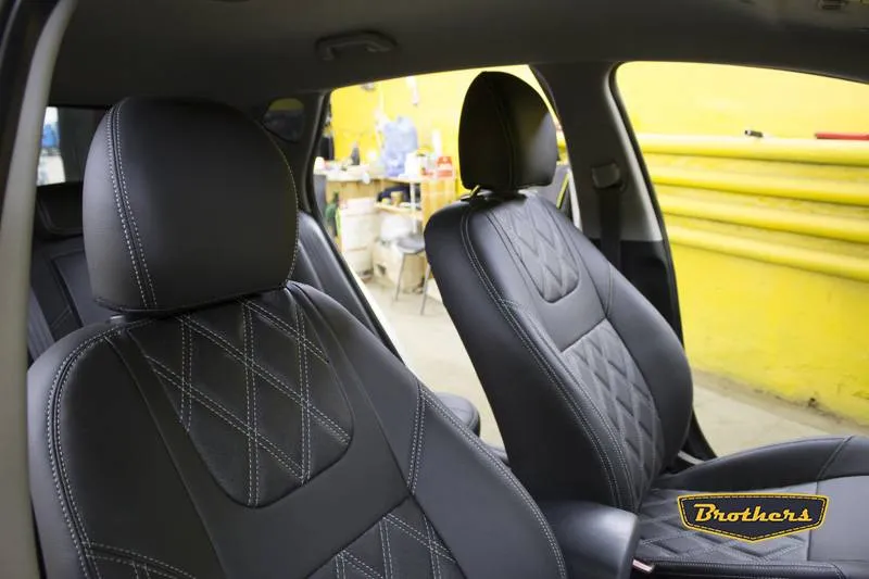 Установка чехлов серии Premium на Киа Сид 2, строчка ромб, серая