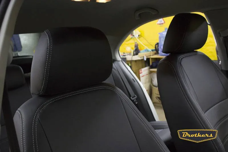 Установка чехлов серии Comfort на Skoda Rapid, строчка стандарт, серая