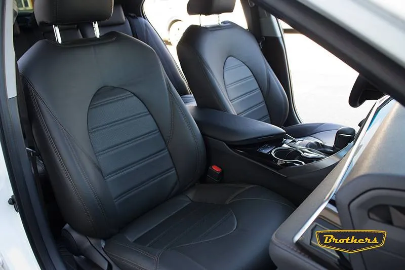 Установка чехлов серии Premium на Toyota Camry 70, строчка ромб, коричневая