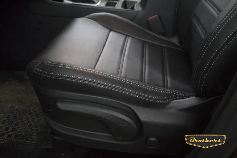 Установка чехлов серии Premium на Kia Sportage, строчка стандарт, серая