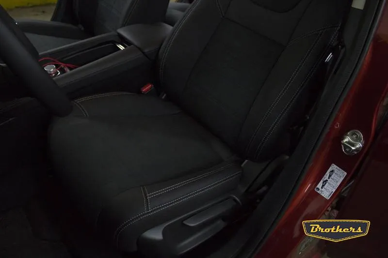 Установка чехлов серии Aurora с продленной алькантарой на Mazda 6 (GJ)