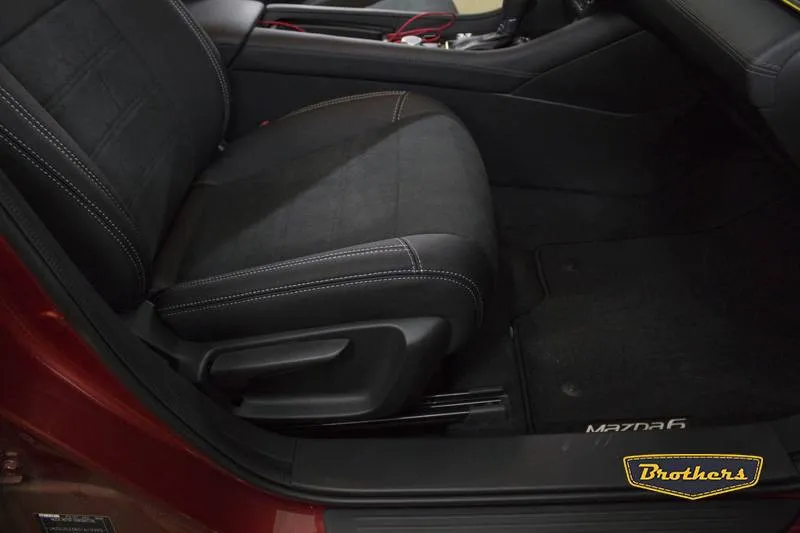 Установка чехлов серии Aurora с продленной алькантарой на Mazda 6 (GJ)