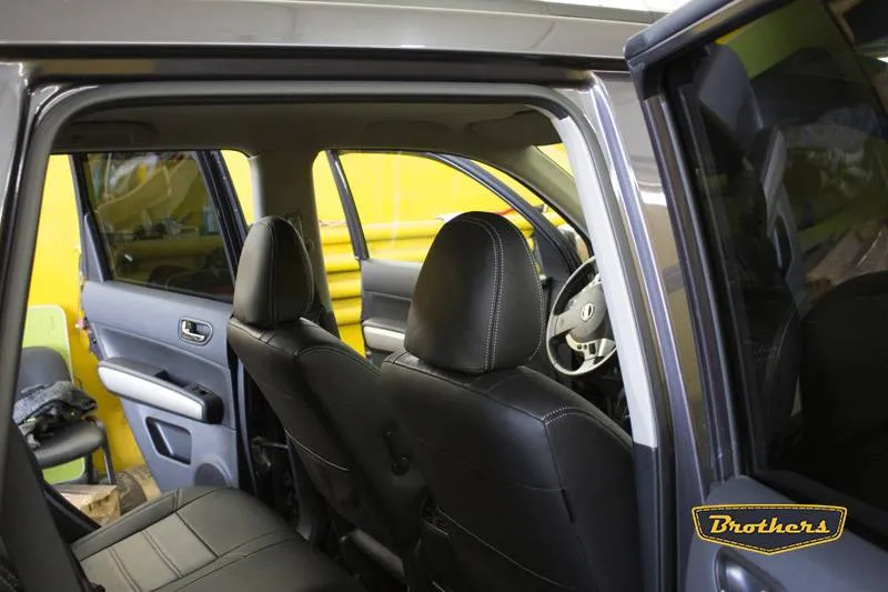 Установка чехлов серии Premium на Nissan X-Trail (T31), строчка стандарт, серая