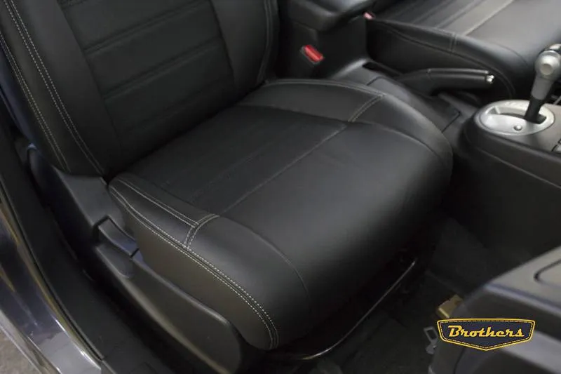 Установка чехлов серии Premium на Nissan X-Trail (T31), строчка стандарт, серая