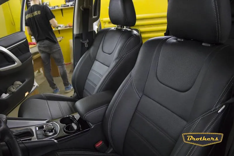 Установка чехлов серии Premium на Митсубиси Паджеро Спорт 3, строчка стандарт, серая