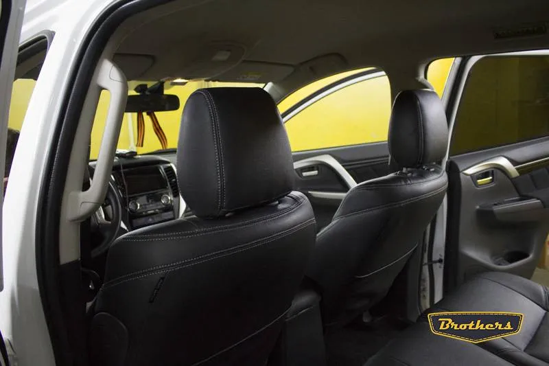 Установка чехлов серии Premium на Митсубиси Паджеро Спорт 3, строчка стандарт, серая