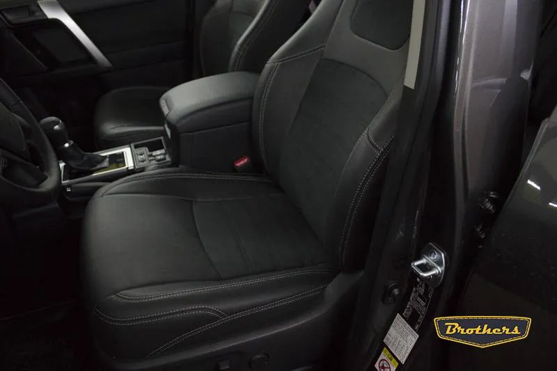 Установка чехлов серии Alcantara на Toyota Prado 150, строчка стандарт, серая