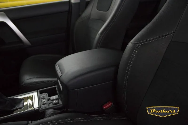 Установка чехлов серии Alcantara на Toyota Prado 150, строчка стандарт, серая