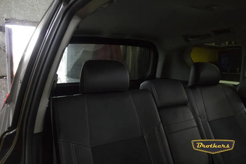 Установка чехлов серии Alcantara на Toyota Prado 150, строчка стандарт, серая