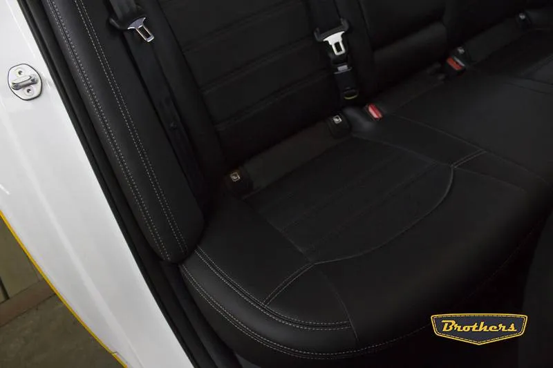 Установка чехлов серии Premium на Kia Optima 4, строчка стандарт, серая