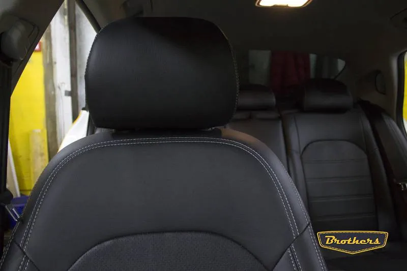 Установка чехлов серии Premium на Kia Optima 4, строчка стандарт, серая