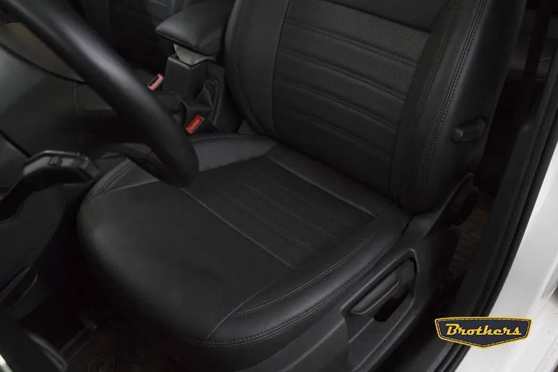 Установка чехлов серии Premium на Skoda Octavia A7, строчка стандарт, черная