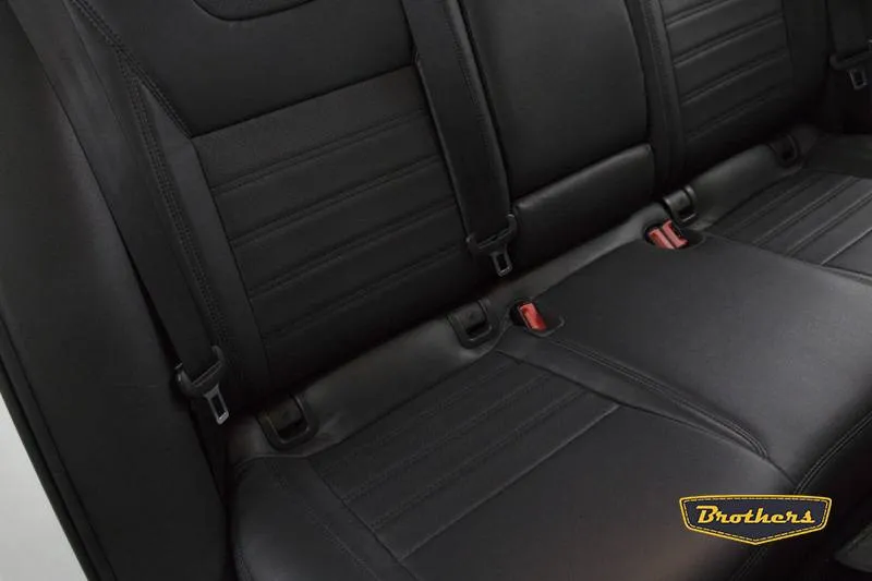 Установка чехлов серии Premium на Skoda Octavia A7, строчка стандарт, черная