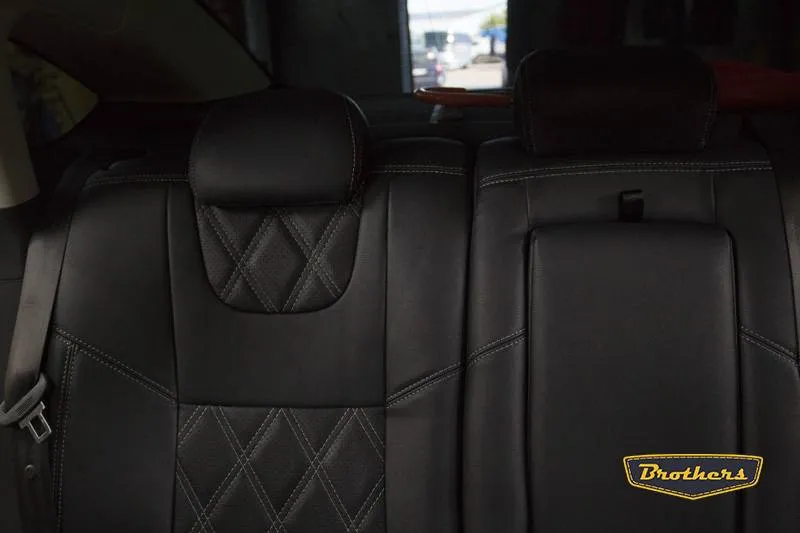 Установка чехлов серии Premium на Форд Мондео, строчка ромб, серая