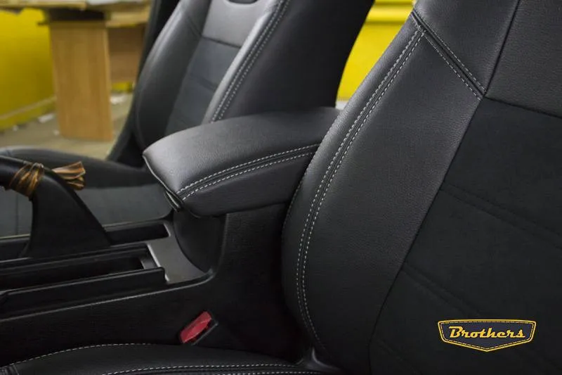 Установка чехлов серии Alcantara с продлением первого ряда сидений на Mazda 3 (BL)