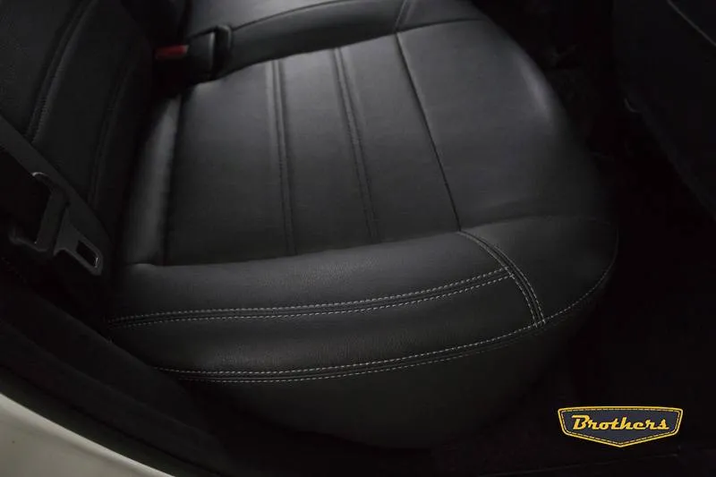 Установка чехлов серии Alcantara с продлением первого ряда сидений на Mazda 3 (BL)