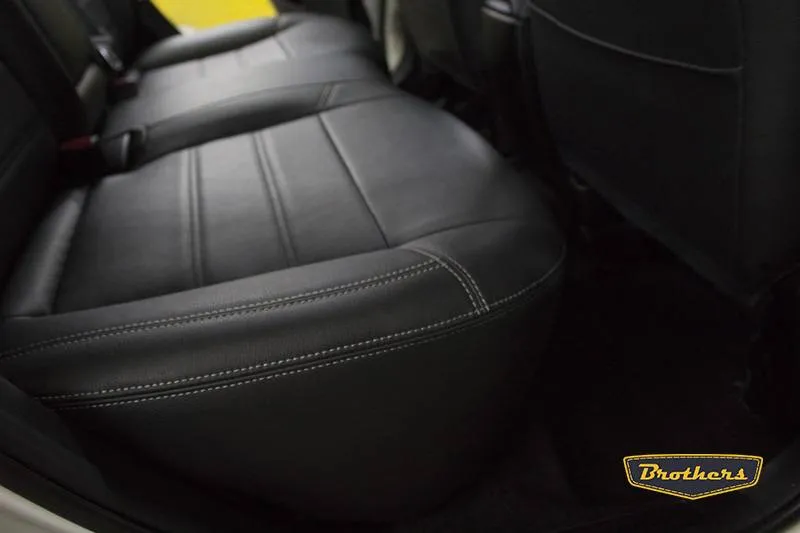 Установка чехлов серии Alcantara с продлением первого ряда сидений на Mazda 3 (BL)