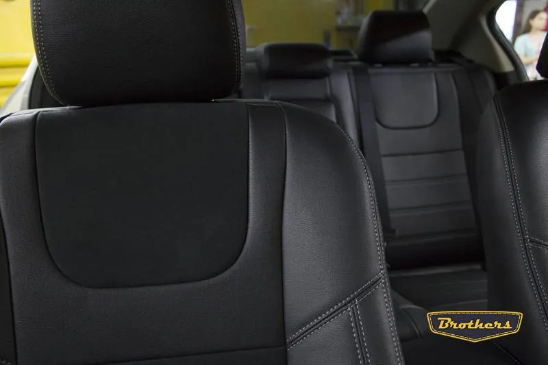 Установка чехлов серии Alcantara с продлением первого ряда сидений на Mazda 3 (BL)