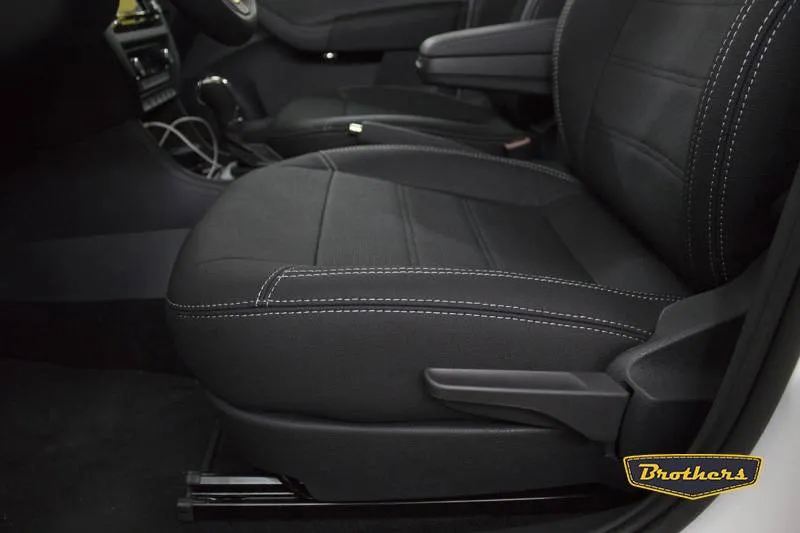 Установка чехлов серии Aurora на Skoda Rapid, строчка стандарт, серая