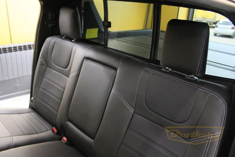 Чехлы для сидений Тойота Хайлюкс 8 (рестайлинг) - эко-кожа российского производства