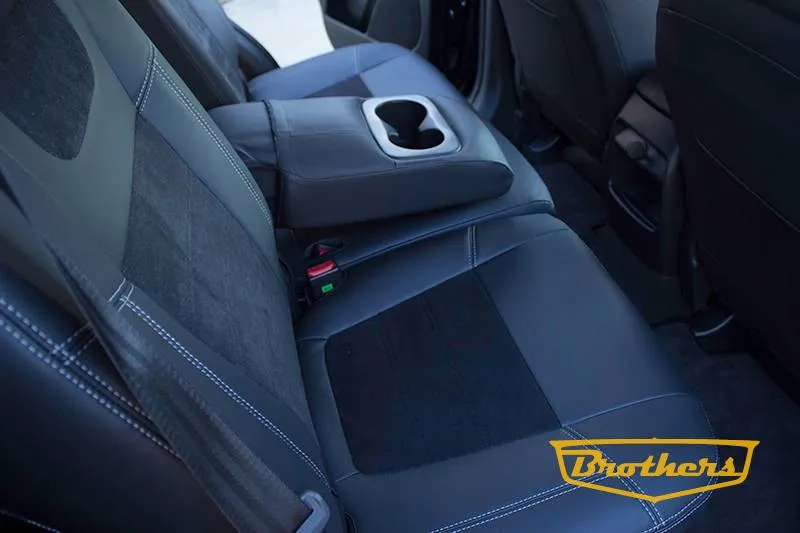 Появились авточехлы для Kia Sorento 2, серия Alcantara