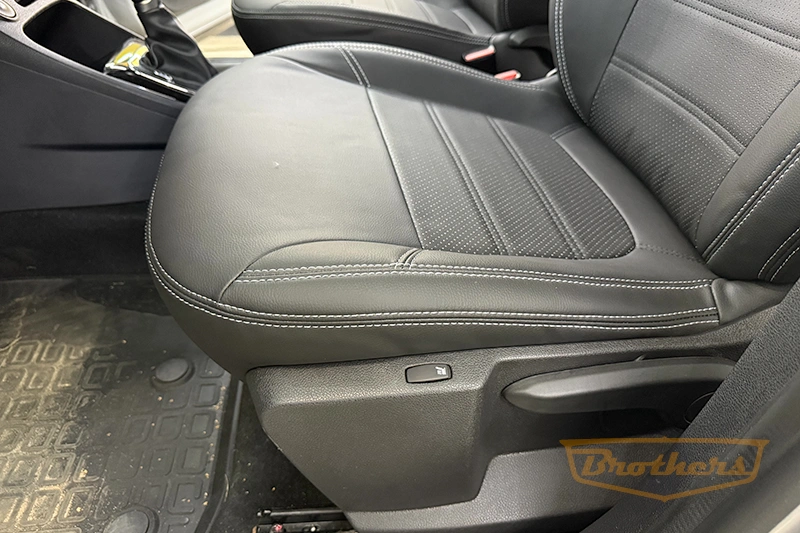 Чехлы на Renault Captur, серии "Premium" - серая строчка