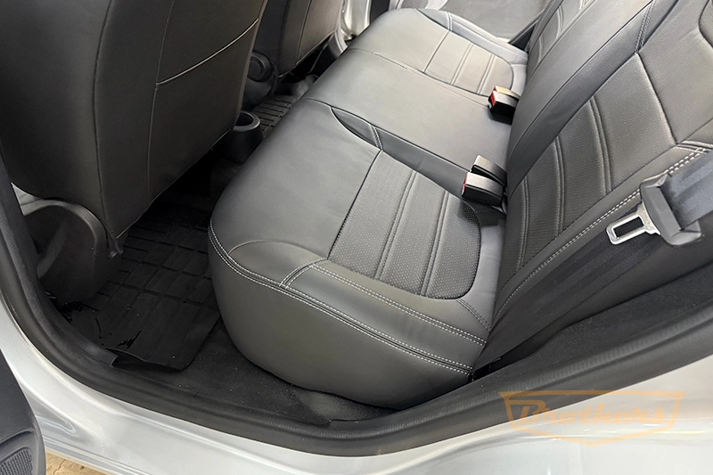 Чехлы на Renault Captur, серии "Premium" - серая строчка