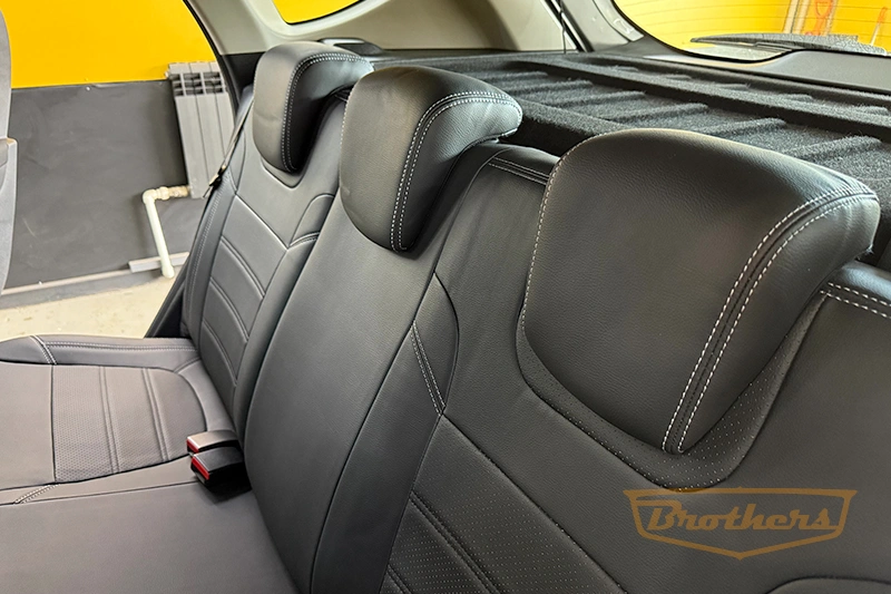 Чехлы на Renault Captur, серии "Premium" - серая строчка