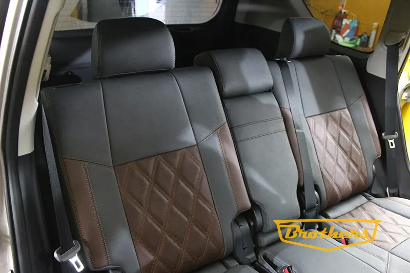 Чехлы на Toyota Prado 150, серии "Aurora" - коричневая строчка, ромбы
