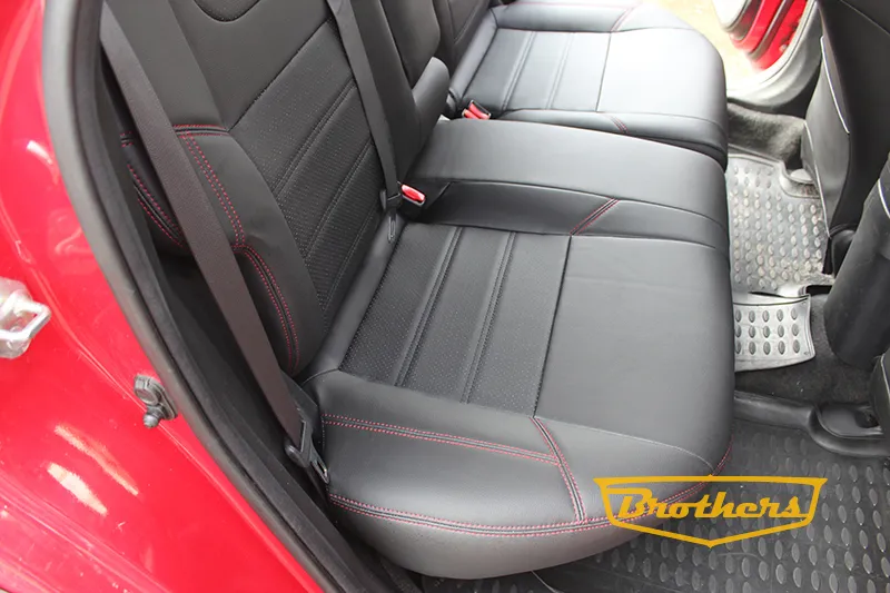 Чехлы на Honda Civic 8, хетчбек 5 дв. серии "Premium" - красная строчка