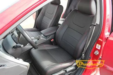 Чехлы на Honda Civic 8, хетчбек 5 дв. серии "Premium" - красная строчка