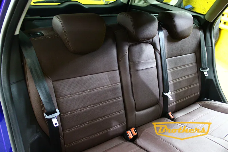 Чехлы на Ford Focus 3 Titanium, серии "Aurora" - коричневая строчка