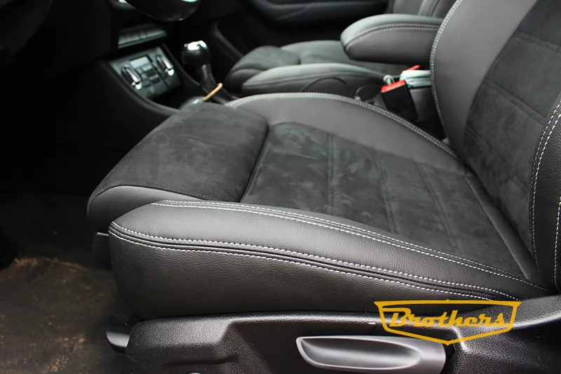 Чехлы на Audi Q3, серии "Alcantara" (передние сидения с подколенной поддержкой) - серая строчка