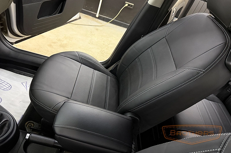 Чехлы на Ford Fusion I рестайлинг, (2005 - 2012) серии "Premium" - серая строчка Чехлы на Ford Fusion I рестайлинг, (2005 - 2012) серии "Premium" - серая строчка