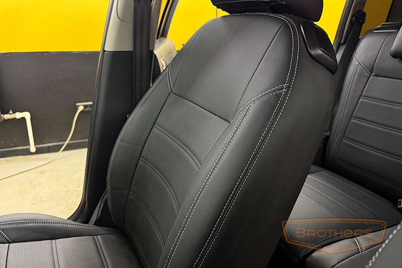Чехлы на Ford Fusion I рестайлинг, (2005 - 2012) серии "Premium" - серая строчка Чехлы на Ford Fusion I рестайлинг, (2005 - 2012) серии "Premium" - серая строчка