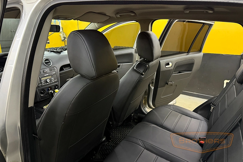 Чехлы на Ford Fusion I рестайлинг, (2005 - 2012) серии "Premium" - серая строчка Чехлы на Ford Fusion I рестайлинг, (2005 - 2012) серии "Premium" - серая строчка