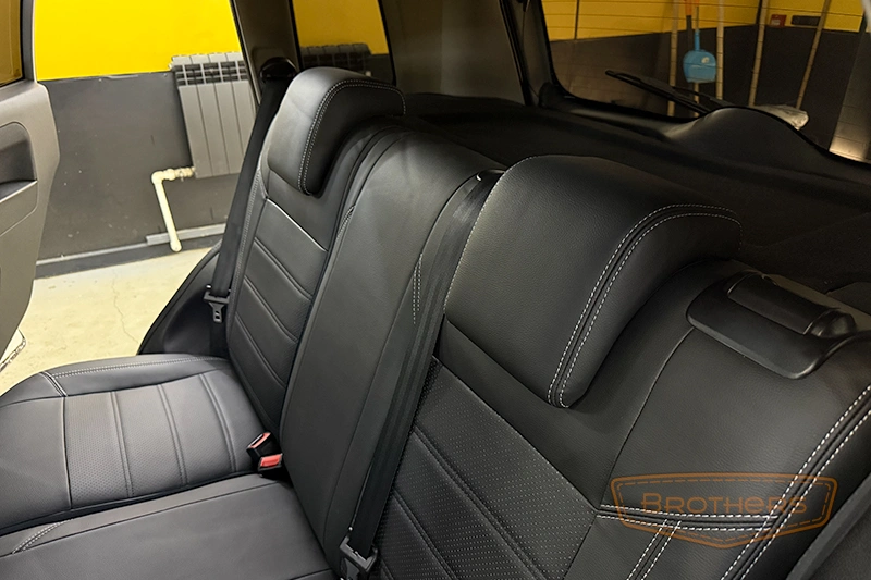Чехлы на Ford Fusion I рестайлинг, (2005 - 2012) серии "Premium" - серая строчка Чехлы на Ford Fusion I рестайлинг, (2005 - 2012) серии "Premium" - серая строчка