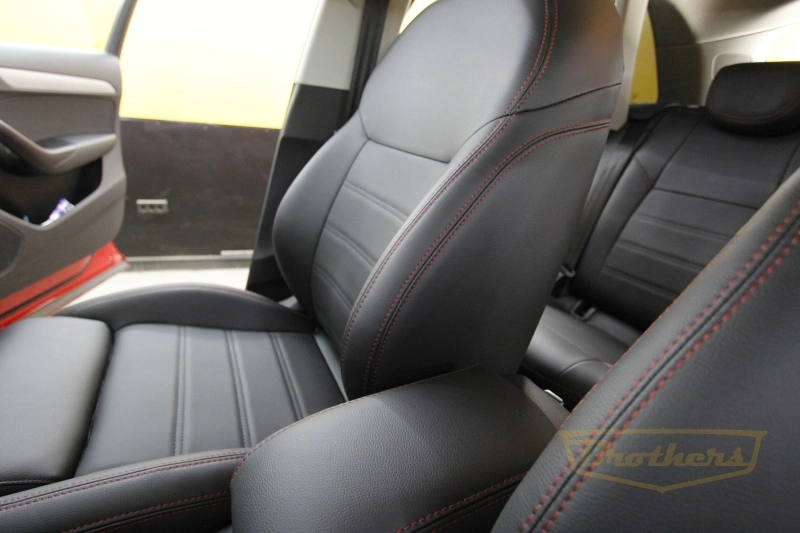 Audi Q3, серии "Premium" - красная строчка