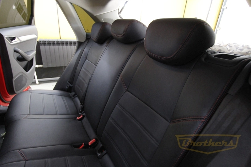 Audi Q3, серии "Premium" - красная строчка