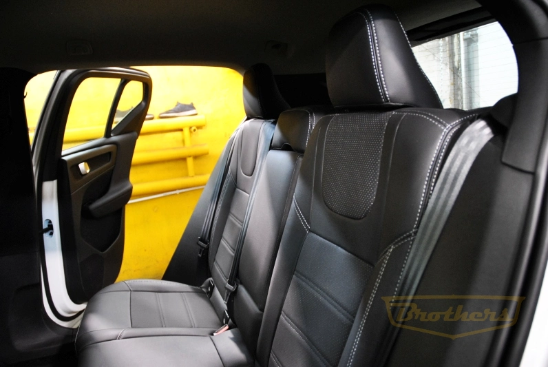 Чехлы на Volvo XC 40 серии "Premium" (с задним подлокотником) - серая строчка