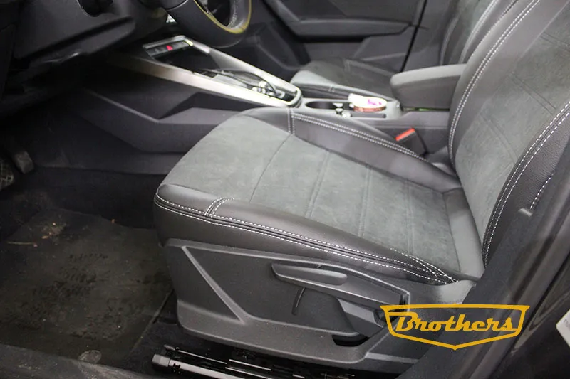 Чехлы на сидения Audi A3 IV (8Y) седан, серии "Alcantara Full" - серая строчка
