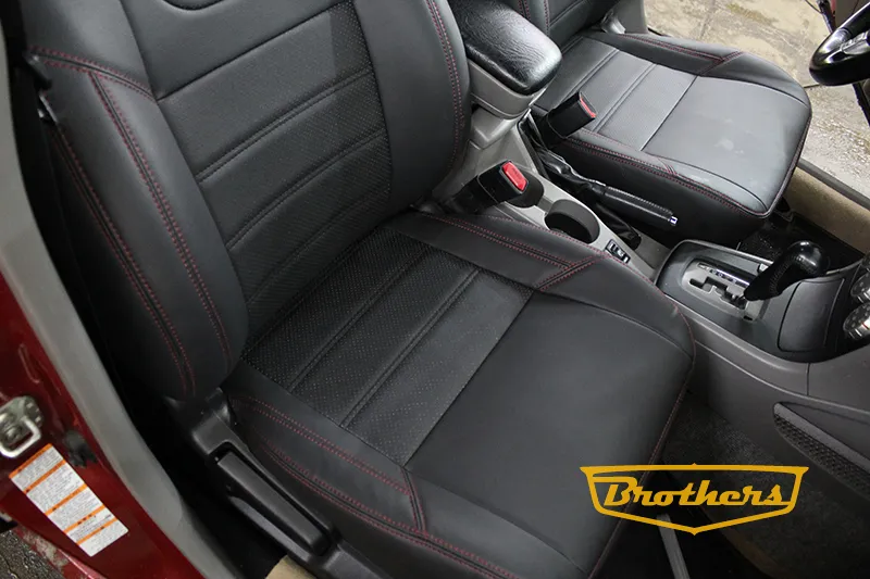 Чехлы для Subaru Forester 2, рестайлинг, серии "Premium" - красная строчка