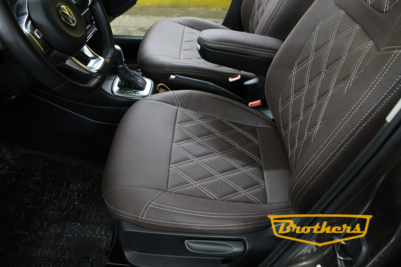 Чехлы на Volkswagen Polo (шоколад), серии "Premium" - бежевая строчка