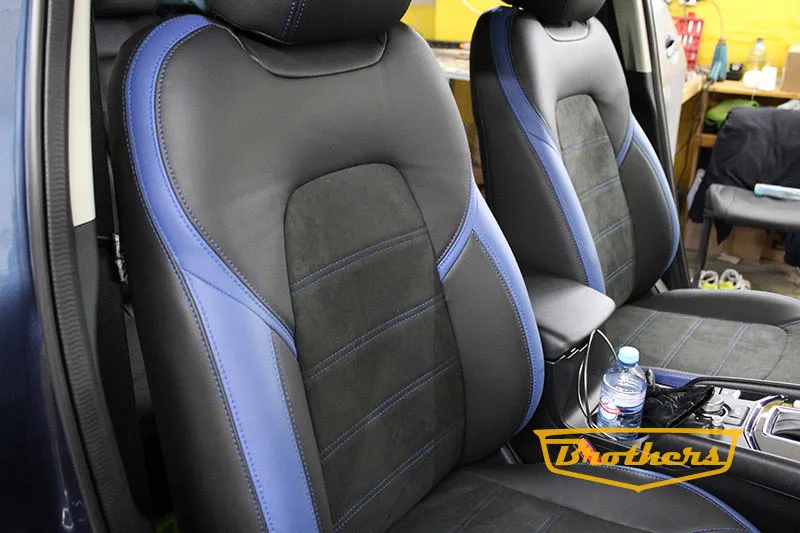Чехлы на Mazda CX5 II (active), серии "Alcantara Full" - синяя строчка