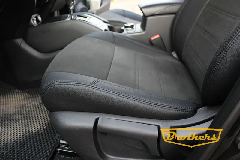 Чехлы на Nissan X-Trail T32, серии "Aurora" - с продленной алькантарой, черная строчка Чехлы на Nissan X-Trail T32, серии "Aurora" - с продленной алькантарой, черная строчка