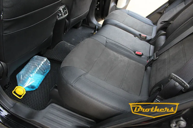 Чехлы на Nissan X-Trail T32, серии "Aurora" - с продленной алькантарой, черная строчка Чехлы на Nissan X-Trail T32, серии "Aurora" - с продленной алькантарой, черная строчка