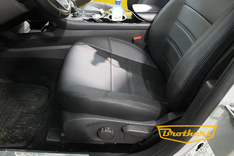 Чехлы на Ford Mondeo 5 Titanium, серии "Premium" - черная строчка